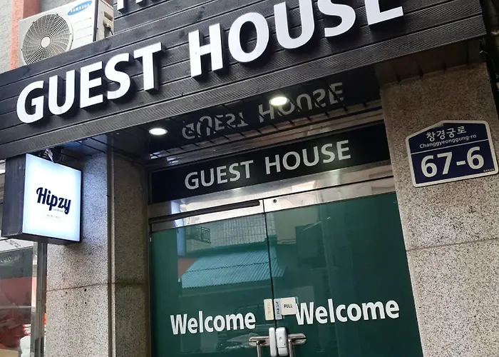 Hipzy Hostel *