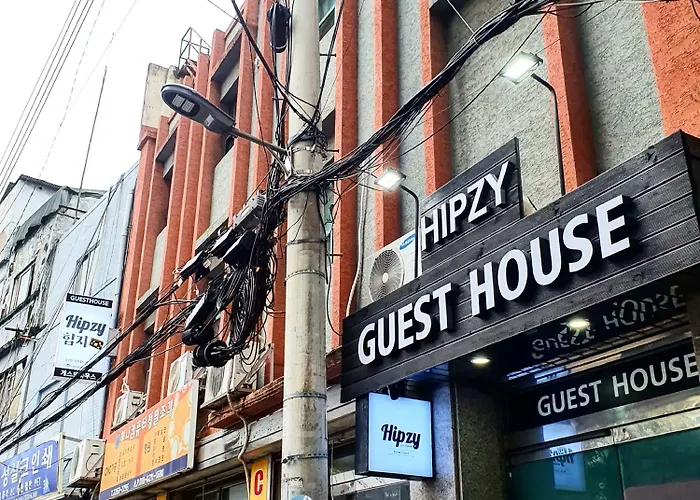 Hipzy Hostel