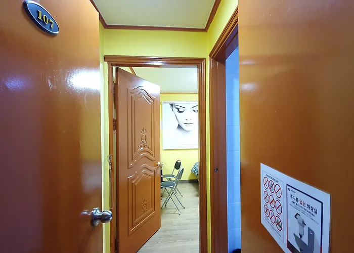 Hipzy Hostel *